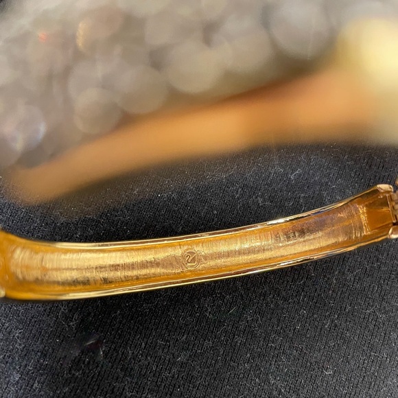 Swarovski Earrings and bracelet set - Picture 9 of 9